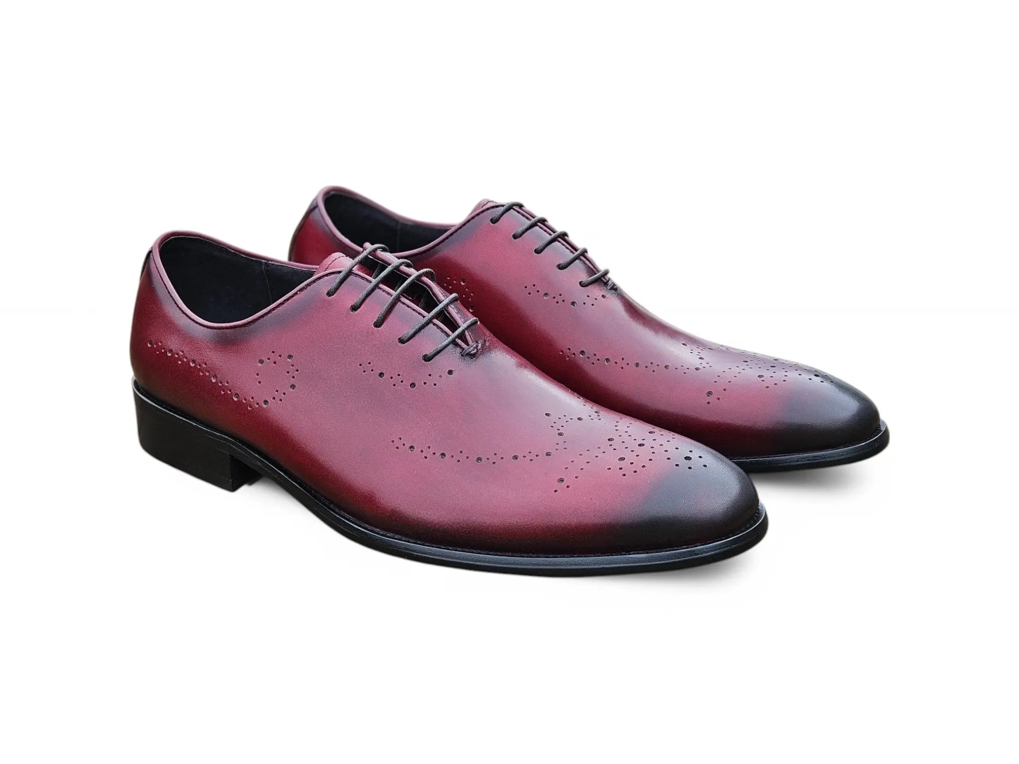 Whole Cut Oxford with Medallions Carrucci