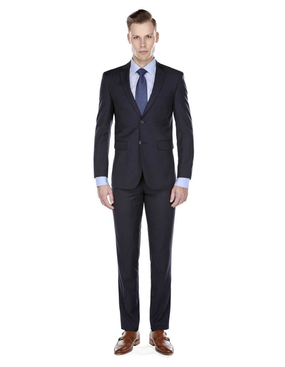 Traje ajustado de hombre azul marino